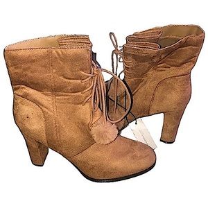 NY&C NWT Suede Block Heel Tan Pom Pom Boots